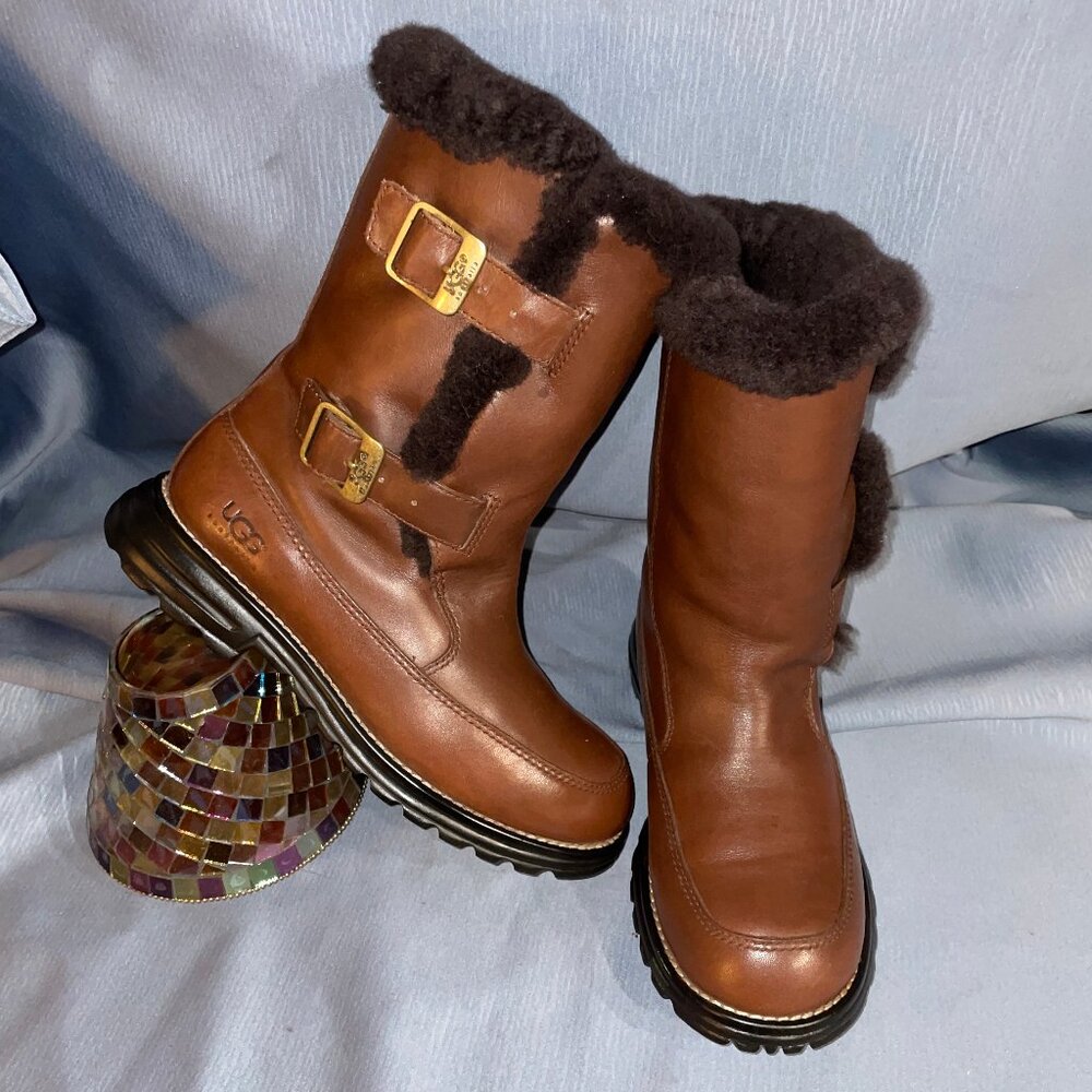 UGG Brown Waterproof Leather Sheepskin Winter Boot LARKSPUR S/N 5418 Size 6 Womn